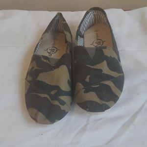 Camouflage flat slip on shoes